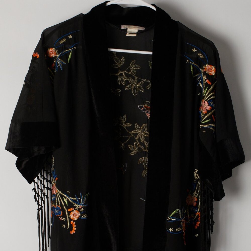 Womens Kimono with detailed embriodery S/M